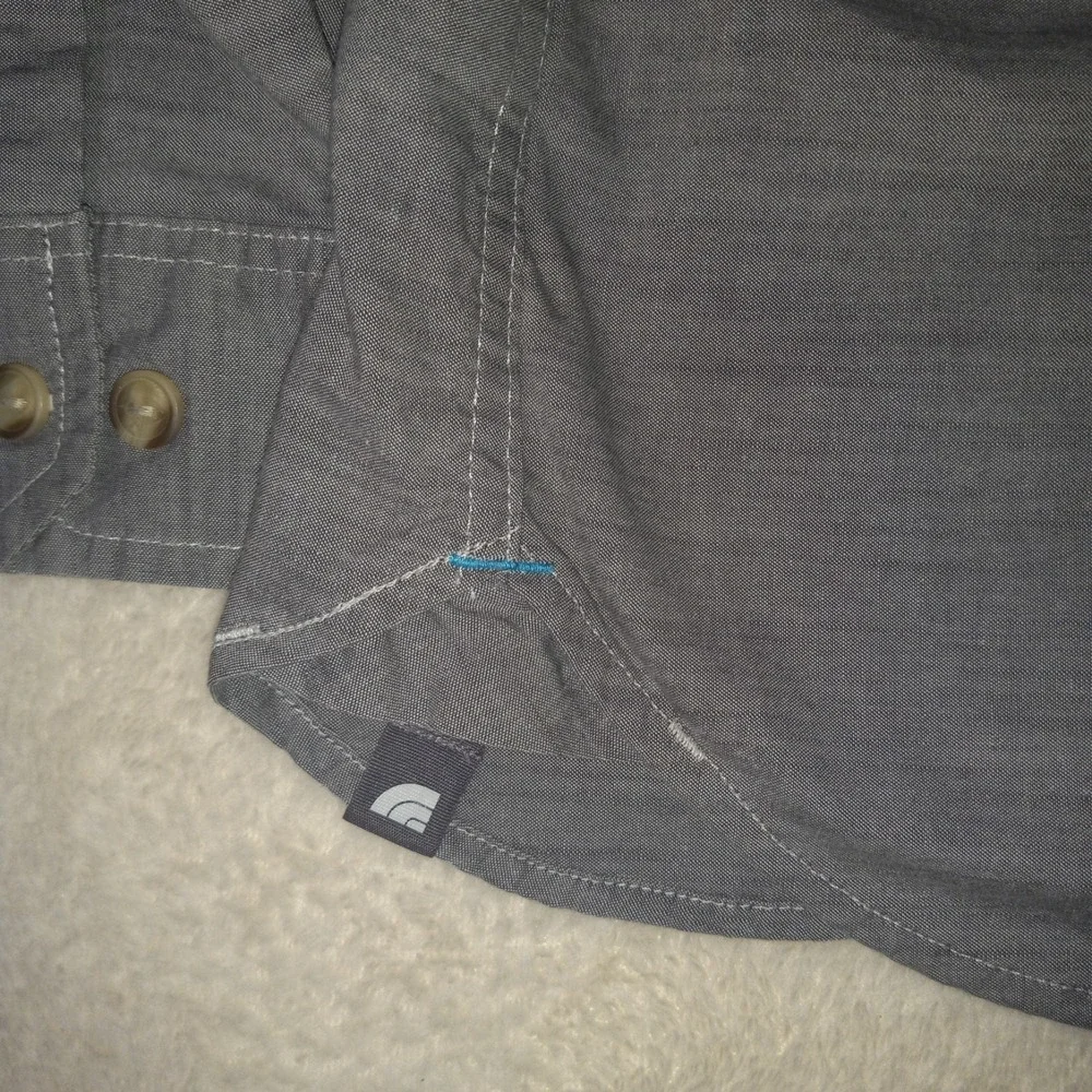 The North Face Shirt Men Large Slate Long Sleeve Button Up Outdoor Hiking Travel